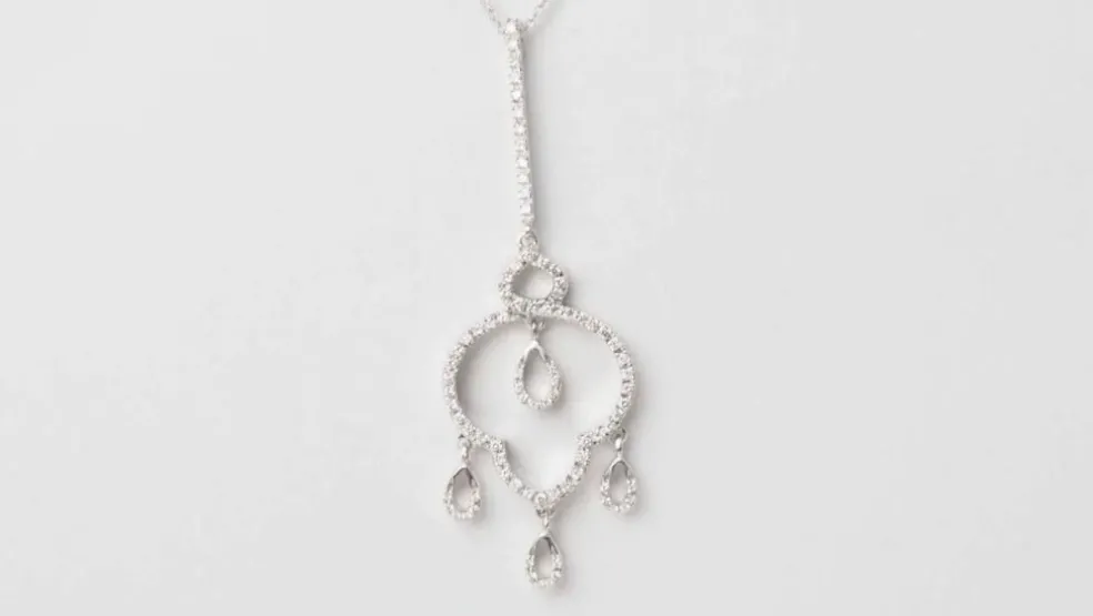 Collier en or blanc et diamants