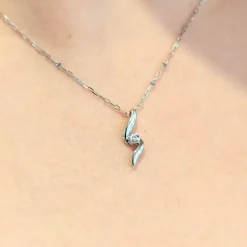 Collier en or blanc et diamant