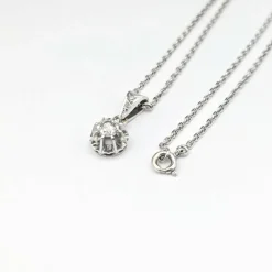 Collier en or blanc et diamants