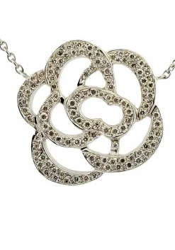 Collier en or blanc et diamants motif pétale de rose