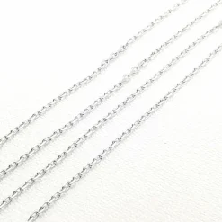 Collier en or blanc serti d'un diamant de 0.15 carat