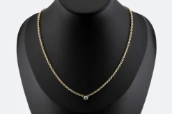 Collier en or jaune avec point lumineux