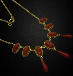 Collier en or jaune avec camées, inspiré de la Rome antique