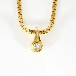 Collier en or jaune et diamant
