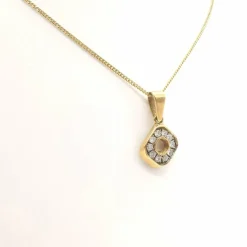 Collier en or jaune et diamants