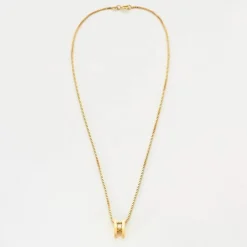 Collier en or jaune et pendentif diamant
