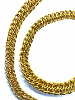 Collier en or jaune, mailles entrelacs.