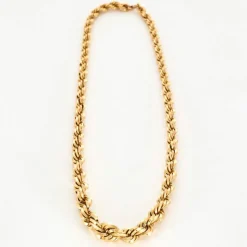 Collier en or jaune maille torsadée.