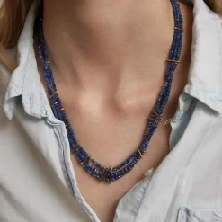 Collier en or jaune, saphirs