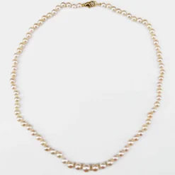 Collier en perles de culture fermoir or jaune