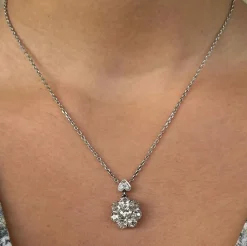 COLLIER FLEUR OR, PLATINE & DIAMANTS