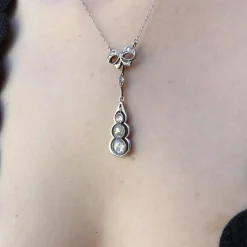Collier goutte de diamant en or