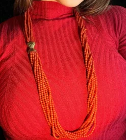 Collier long multi-rangs en corail rouge méditerranéen