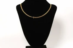 Collier Napoléon III en or jaune et camée coquillage