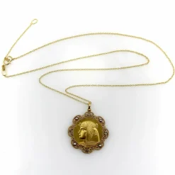 Collier Nekhbet en or 18 carats de style victorien égyptien avec diamants et perles