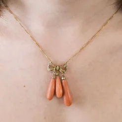 Collier négligé corail diamants or rose