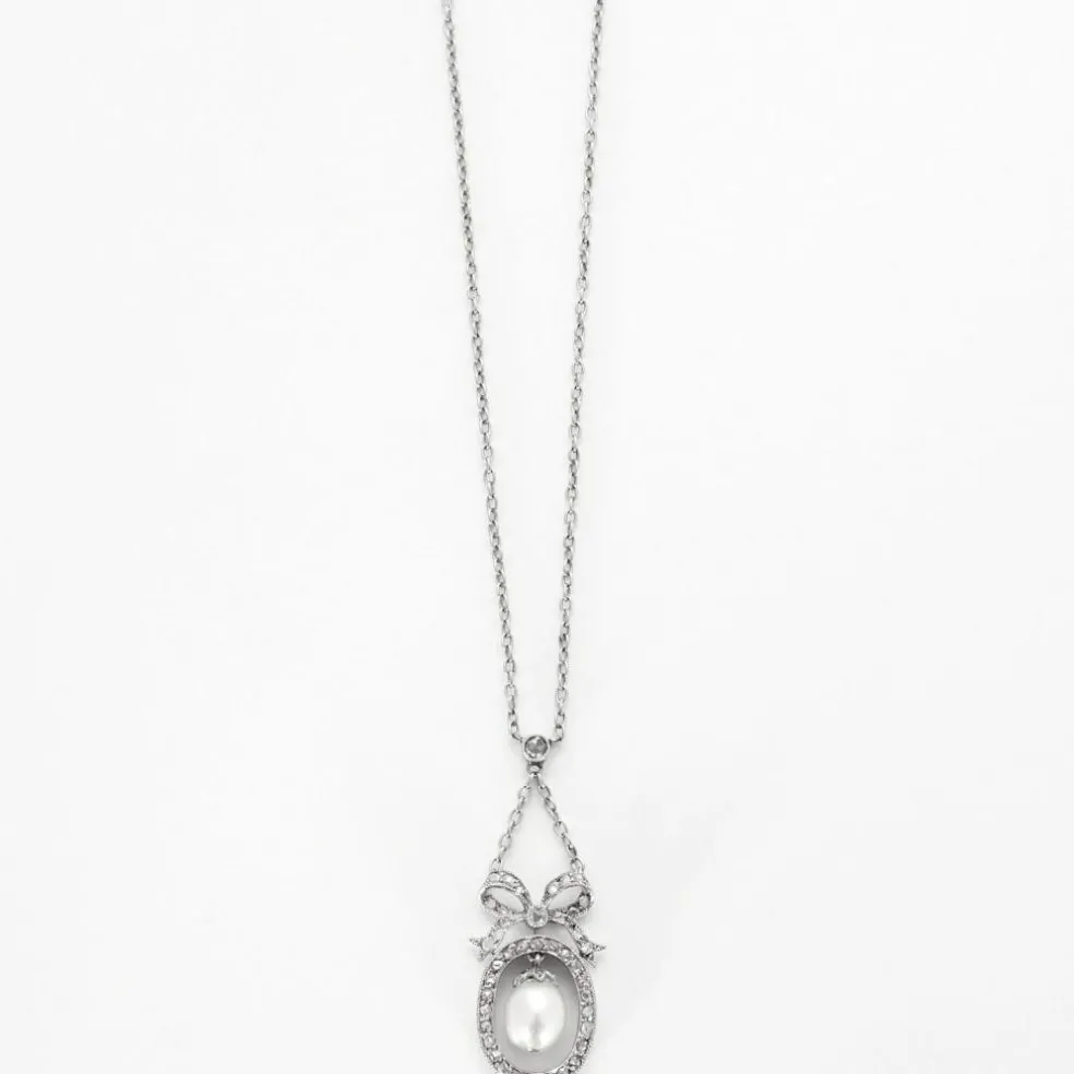 Collier négligé en or gris perles et diamants taillés en rose
