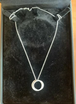 Collier or blanc deux cercles pavage diamants