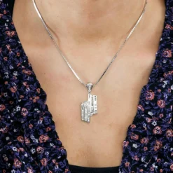Collier or blanc et diamants