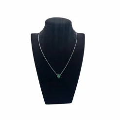 Collier or blanc émeraudes et diamants