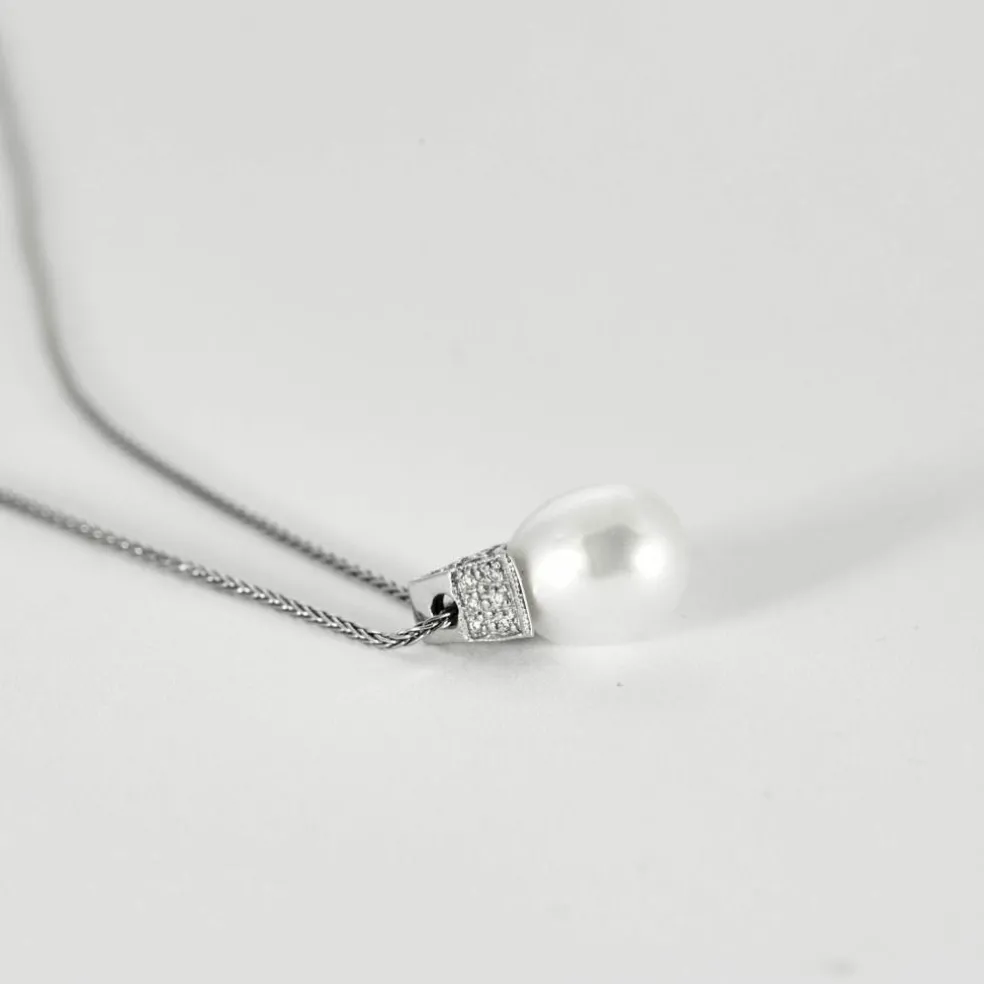 Collier or blanc perle de culture et diamants
