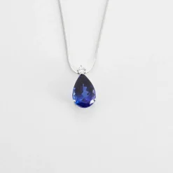 Collier or blanc saphir