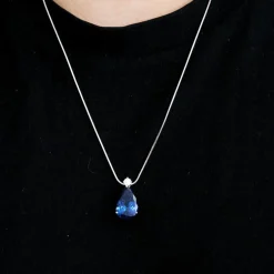 Collier or blanc saphir