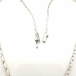 Collier or blanc, saphirs et diamants