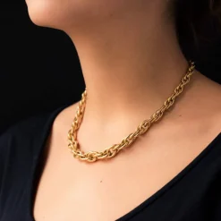 Collier or jaune maille imbriquée
