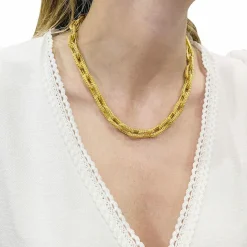Collier or jaune, maille marine.