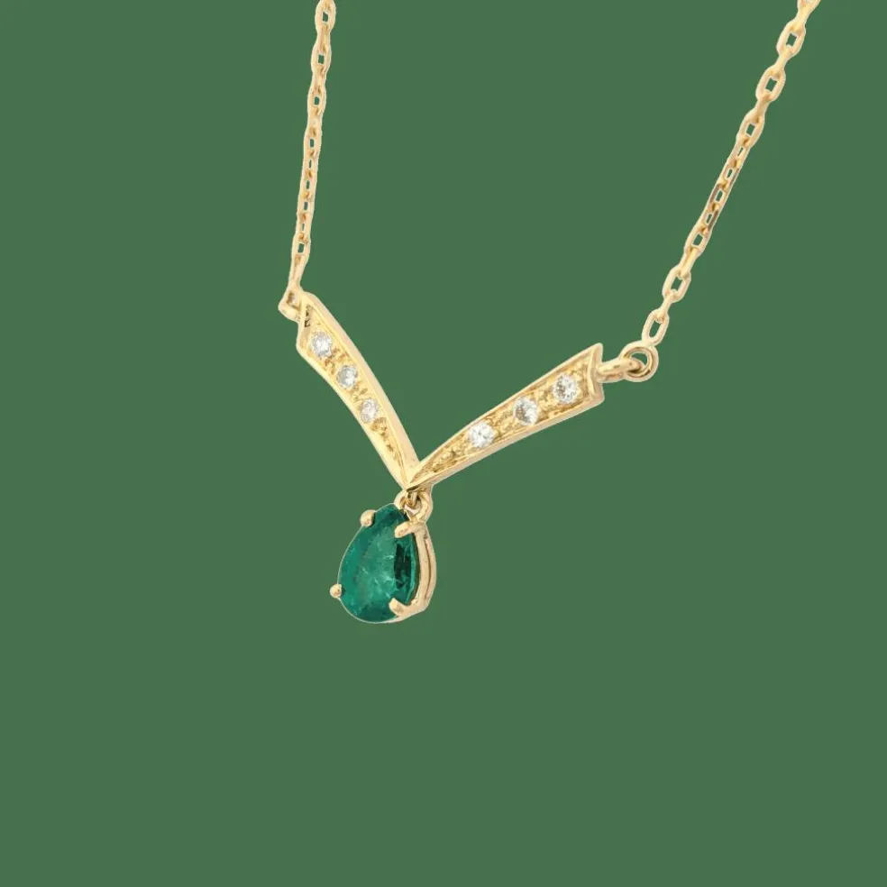 Collier or jaune, émeraude et diamants