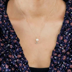 Collier or jaune, perle et diamants