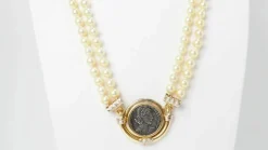 Collier or jaune pièce de constance II, perle de culture, diamants
