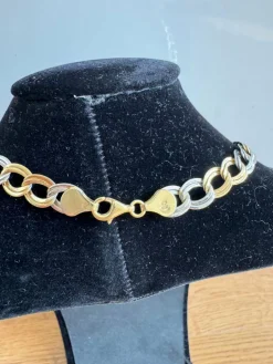 Collier ou jaune ou blanc