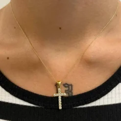 Collier pendentif croix en or et diamants