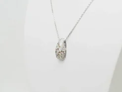 Collier pendentif dôme en or blanc et diamants