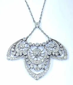 Collier pendentif en platine, diamants, époque 1900