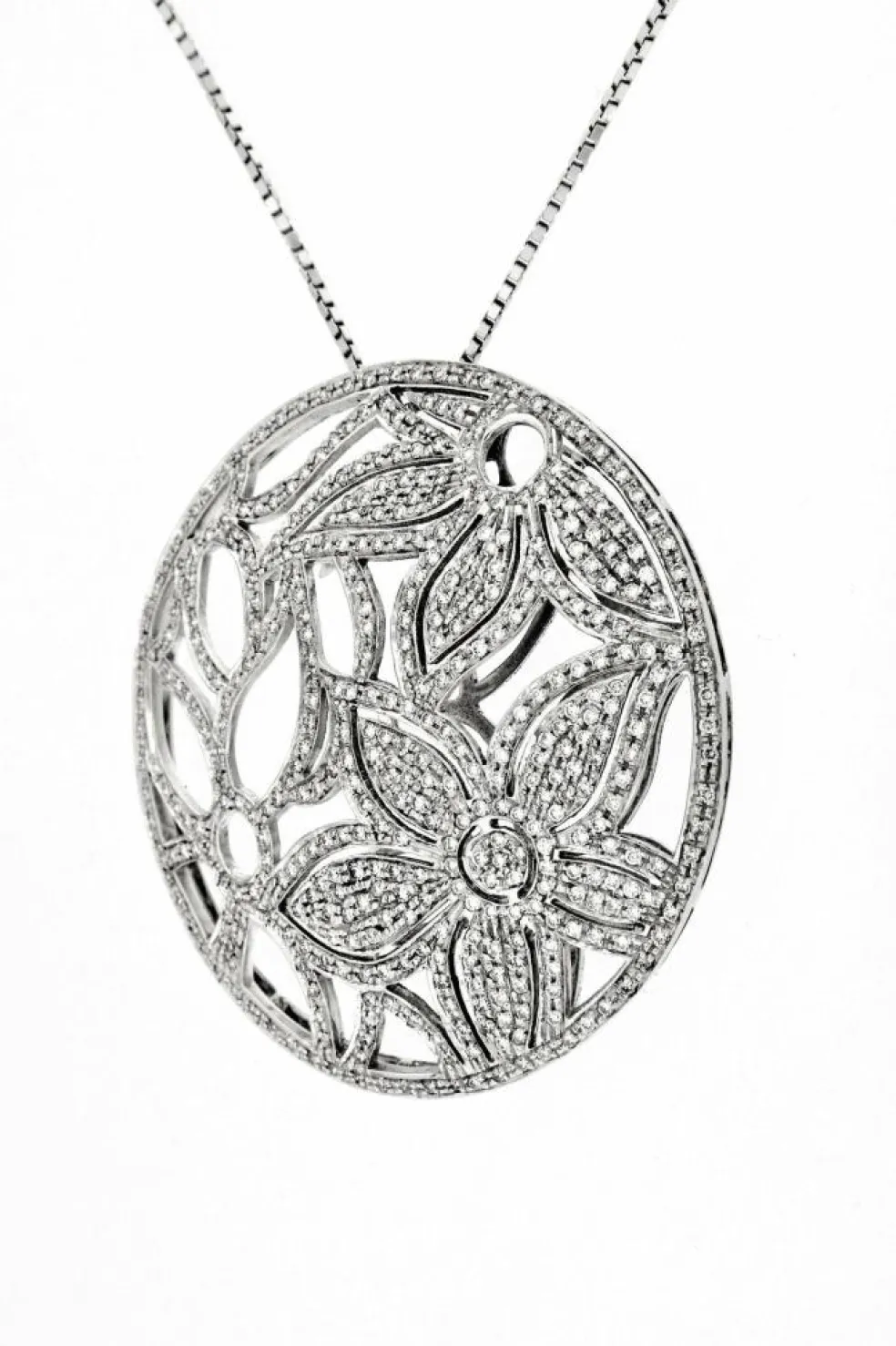 Collier pendentif floral et diamants
