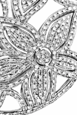 Collier pendentif floral et diamants