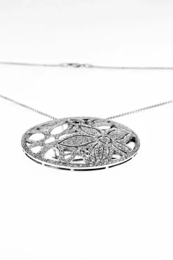 Collier pendentif floral et diamants