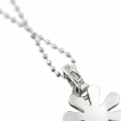 Collier pendentif marguerite