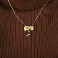 Collier Pendentif motif feuillagé