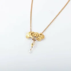 Collier Pendentif motif feuillagé