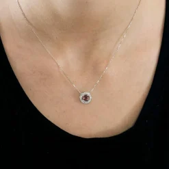 Collier pendentif or blanc tourmaline rose diamants en halo
