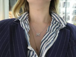 collier pendentif papillon 58 diamants 0.35ct or blanc 18k 6gr