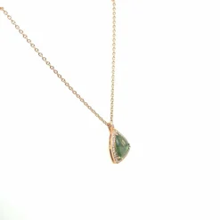 Collier pendentif Saphir vert 2, 27 Carats et Diamants