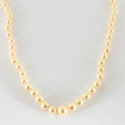 Collier perles Choker, fermoir or jaune
