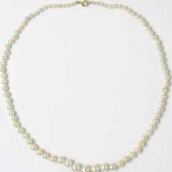 Collier perles de culture en chute