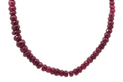 Collier perles de rubis facettés
