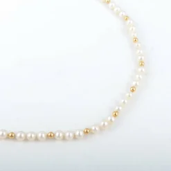 Collier perles et boules or jaune
